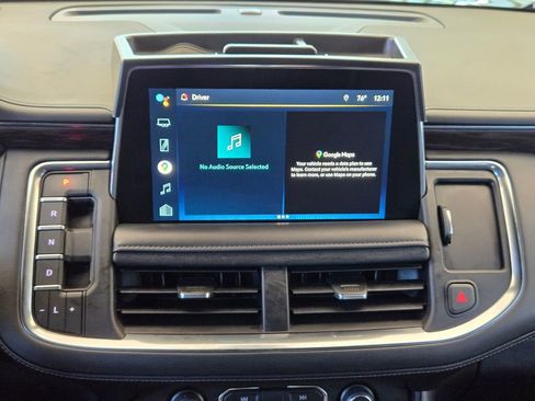 Used 2022 Chevrolet Tahoe Z71 w/ Luxury Package AWD/4WD image 18