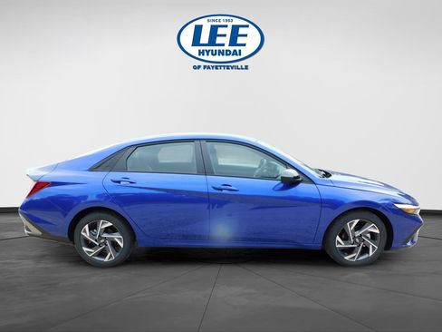 Certified 2025 Hyundai Elantra Sport FWD image 2