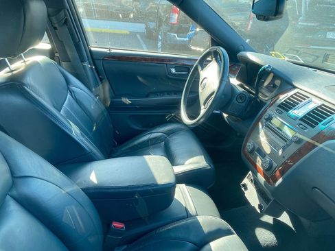 Used 2009 Cadillac DTS Limousine FWD image 4