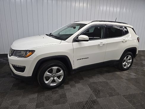 Used 2018 Jeep Compass Latitude w/ Cold Weather Group AWD/4WD image 6