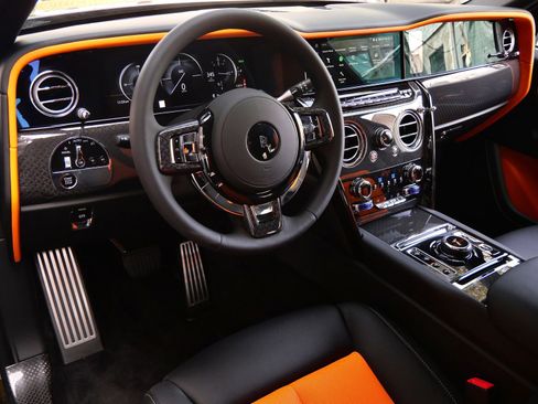 New 2026 Rolls-Royce Cullinan Black Badge AWD/4WD image 17