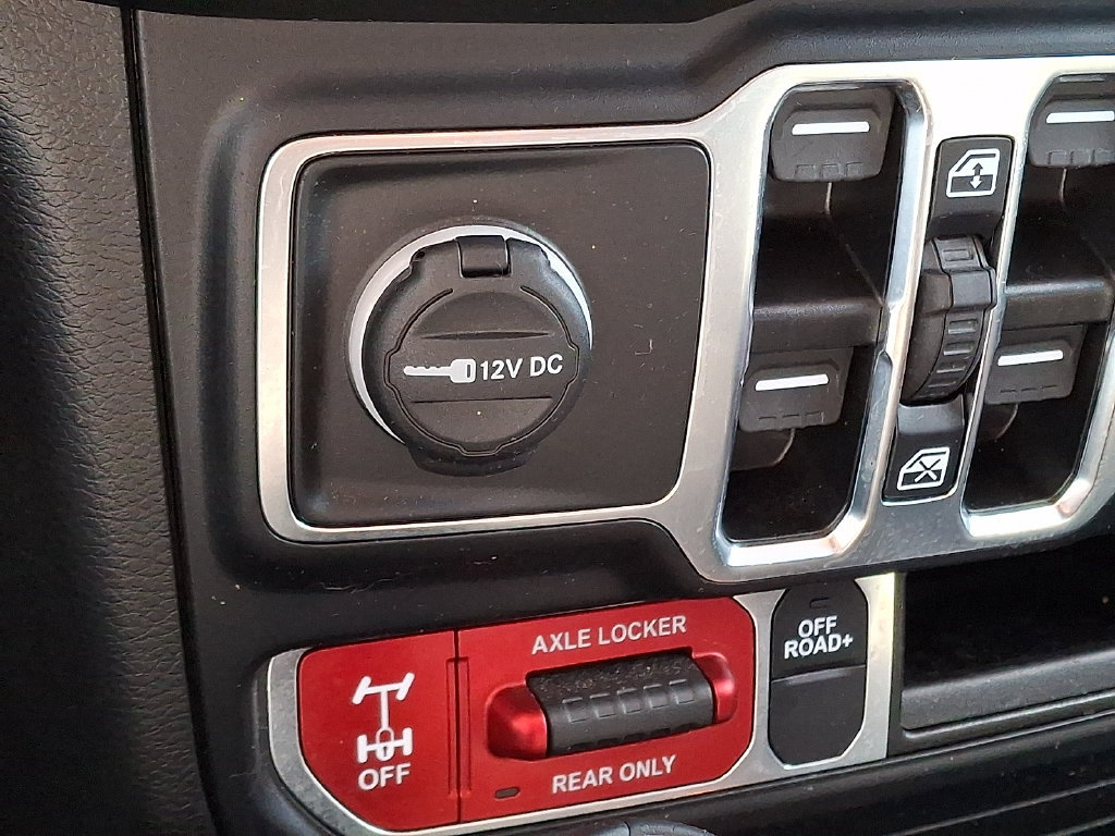 Used 2023 Jeep Gladiator Mojave w/ Cold Weather Group AWD/4WD image 24