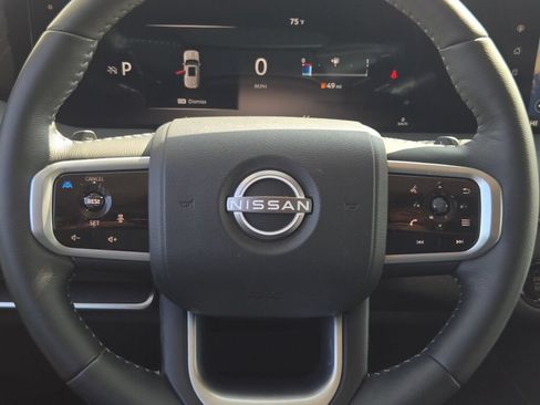 Used 2025 Nissan Armada SV AWD/4WD image 39
