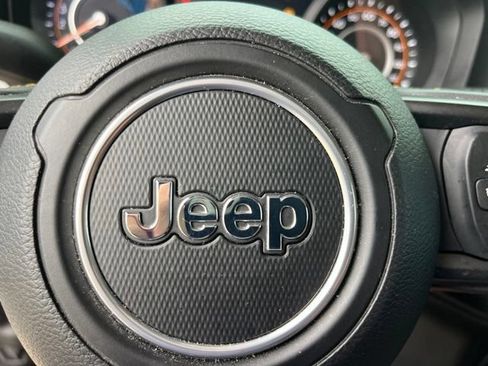 Used 2024 Jeep Gladiator Sport AWD/4WD image 27