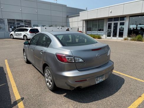 Used 2013 MAZDA MAZDA3 i Sport FWD image 11
