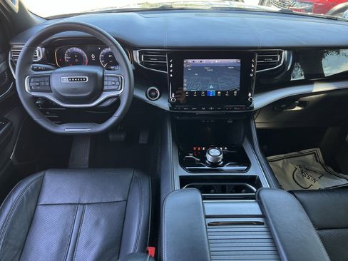 Used 2023 Jeep Wagoneer Series II image 7