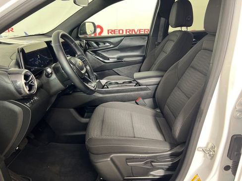 Used 2025 Chevrolet Equinox LT AWD/4WD image 9