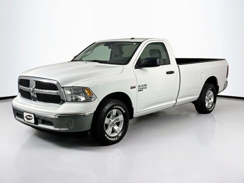 Used 2022 RAM 1500 Classic SLT AWD/4WD image 10
