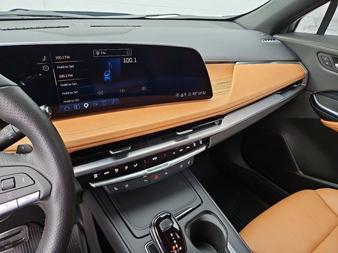 Certified 2025 Cadillac XT4 Sport FWD image 19