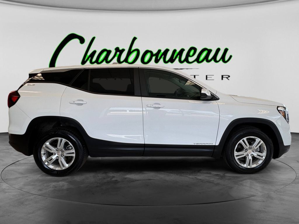 Used 2024 GMC Terrain SLE AWD/4WD image 6