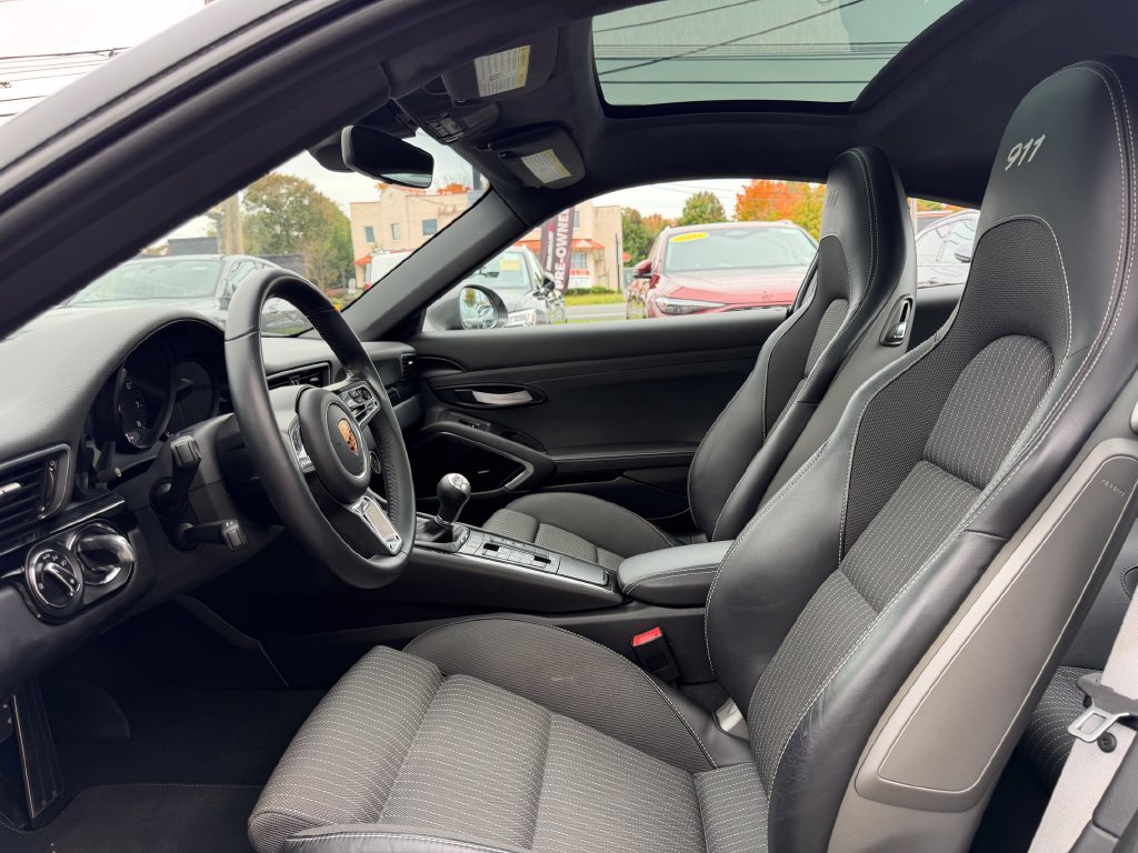 Used 2019 Porsche 911 Carrera T RWD image 18