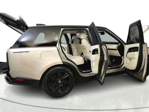 Used 2023 Land Rover Range Rover Autobiography AWD/4WD image 15