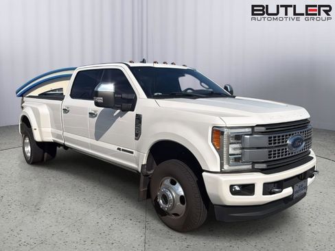 Used 2019 Ford F350 Platinum w/ Platinum Ultimate Package image 2
