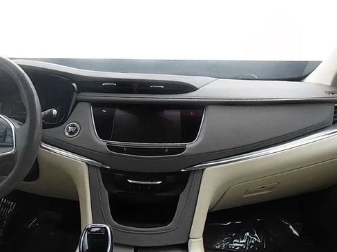 Used 2017 Cadillac XT5 Premium Luxury FWD image 9