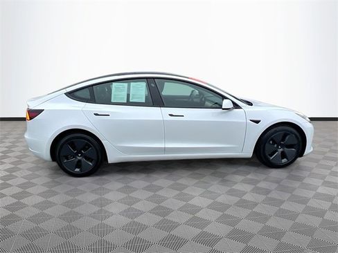 Used 2023 Tesla Model 3 Standard Range image 8