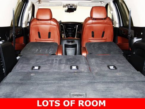 Used 2020 Cadillac Escalade Luxury image 14