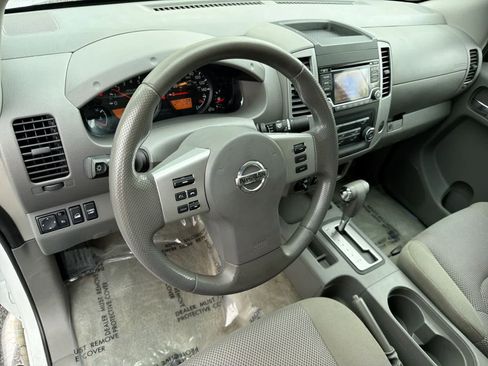 Used 2018 Nissan Frontier SV AWD/4WD image 10