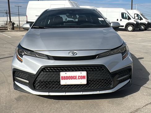 Used 2020 Toyota Corolla SE image 2