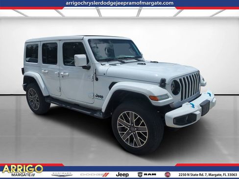 Used 2023 Jeep Wrangler Unlimited Sahara AWD/4WD image 1