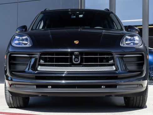 New 2026 Porsche Macan image 8