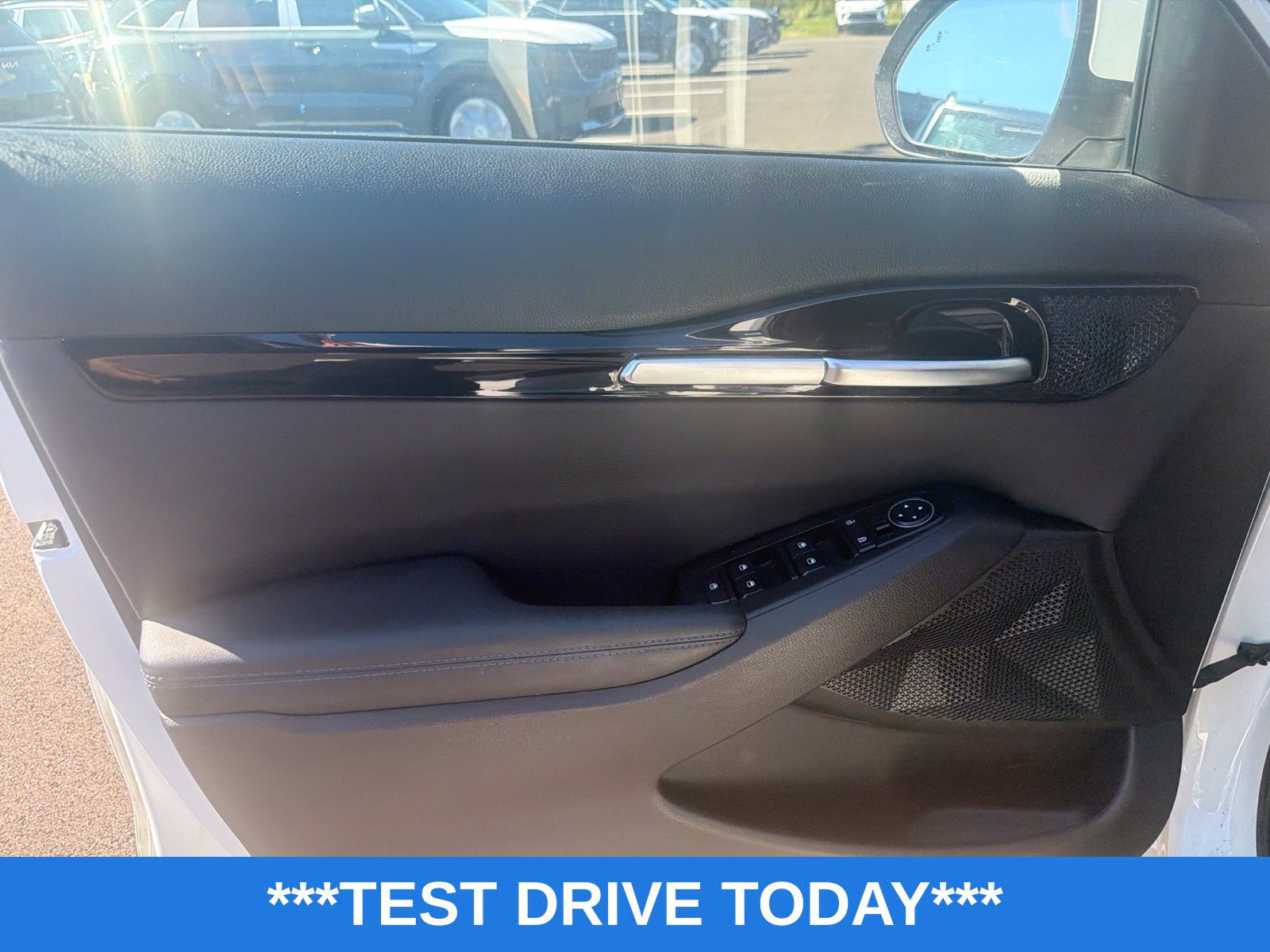 Used 2023 Kia Seltos S w/ Navigation Package AWD/4WD image 12