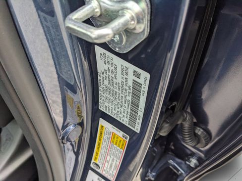 Used 2025 Honda CR-V EX-L image 42