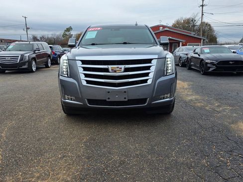 Used 2019 Cadillac Escalade Premium Luxury image 8