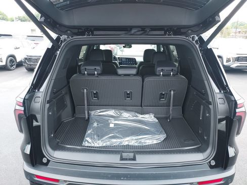 New 2027 Chevrolet Traverse LT w/ Midnight/Sport Edition AWD/4WD image 9