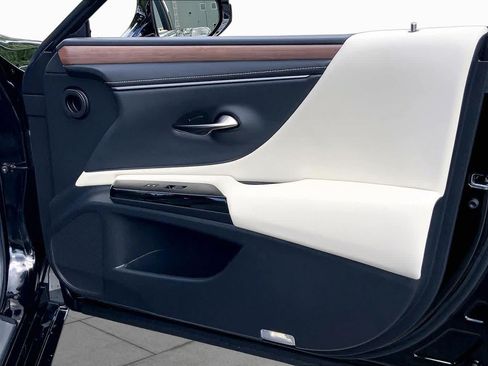 Certified 2024 Lexus ES 350 w/ Premium Package FWD image 23
