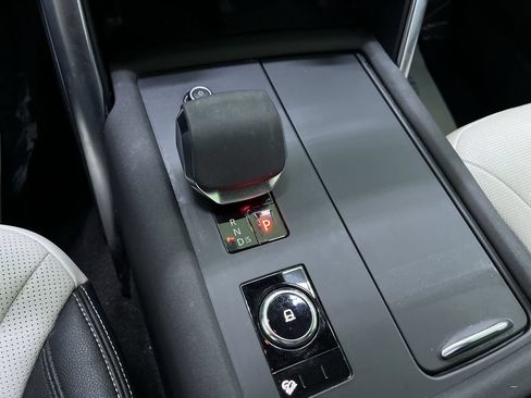 Used 2023 Land Rover Discovery S R-Dynamic AWD/4WD image 24