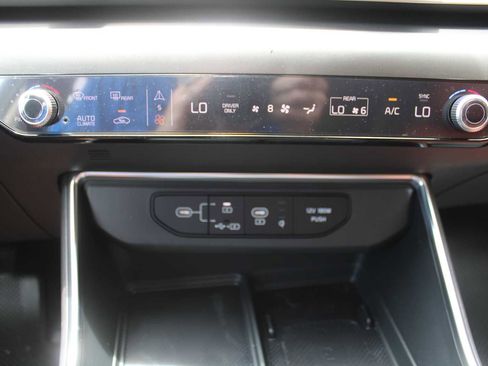 New 2025 Kia Carnival SX Prestige image 55