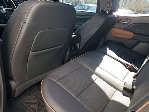 Used 2024 GMC Canyon AT4 w/ AT4 Premium Package image 31