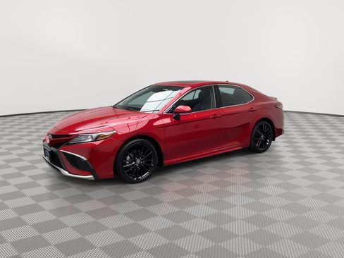 Used 2024 Toyota Camry XSE w/ Navigation Package image 36