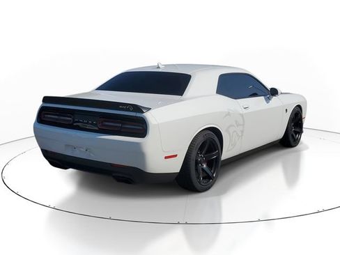 Used 2017 Dodge Challenger SRT Hellcat RWD image 4