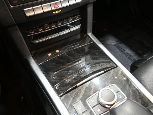 Used 2016 Mercedes-Benz E 350 4MATIC Sedan image 22