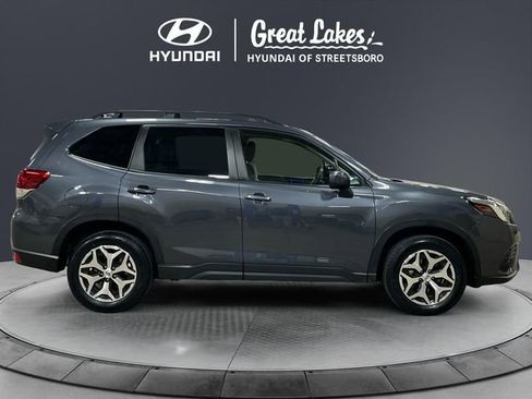 Used 2023 Subaru Forester Premium AWD/4WD image 7