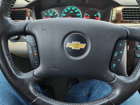 Used 2012 Chevrolet Impala LTZ FWD image 22