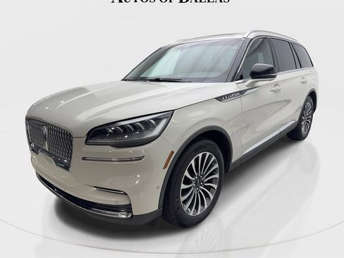 Used 2022 Lincoln Aviator Reserve w/ Equipment Group 201A image 2