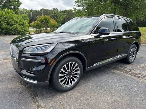 Certified 2023 Lincoln Aviator AWD w/ Premium Package image 4