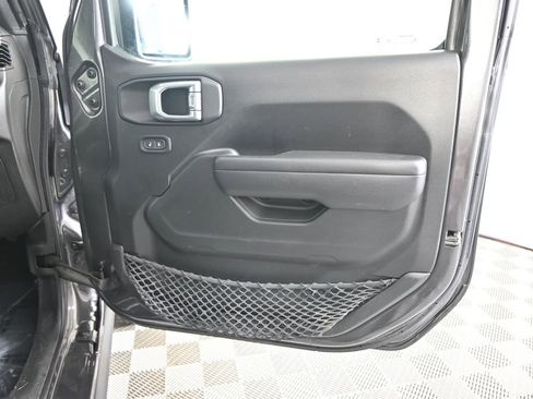 Used 2023 Jeep Gladiator Sport AWD/4WD image 13