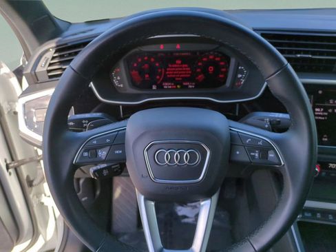 Used 2024 Audi Q3 2.0T Premium image 31