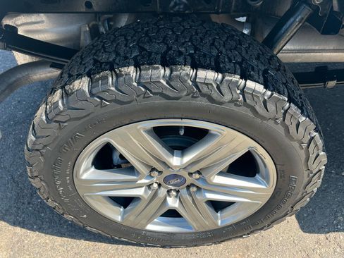 Used 2019 Ford F150 XLT w/ Equipment Group 302A Luxury image 5