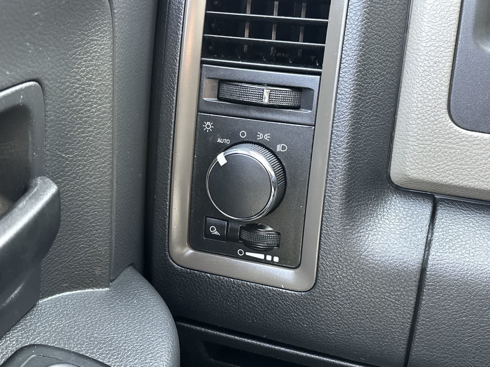Used 2012 RAM 1500 ST w/ Remote Start & Security Group AWD/4WD image 12