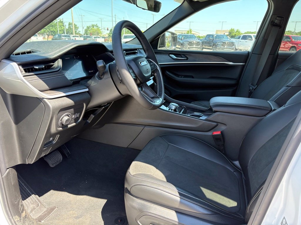 New 2026 Jeep Grand Cherokee Altitude AWD/4WD image 6