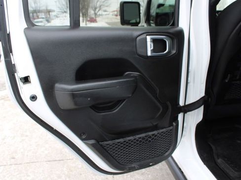 Used 2022 Jeep Wrangler Unlimited Rubicon w/ Cold Weather Group image 25