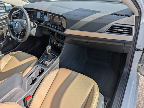 Used 2019 Volkswagen Jetta SE FWD image 38