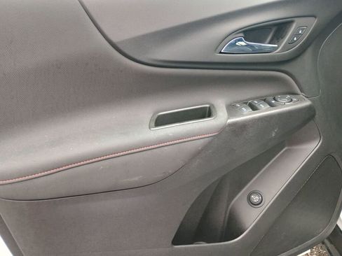 Used 2022 Chevrolet Equinox RS w/ Infotainment Package image 10