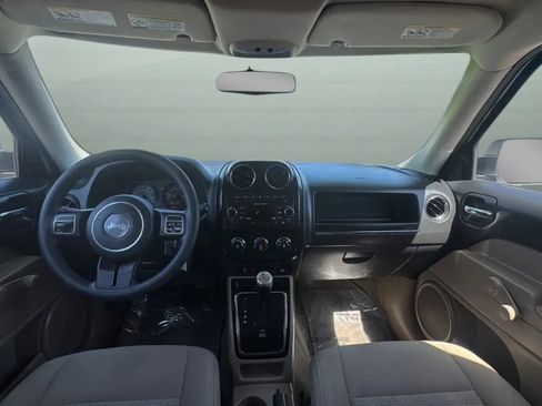 Used 2017 Jeep Patriot Sport FWD image 11