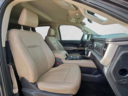Used 2022 Ford Expedition Max XLT image 22