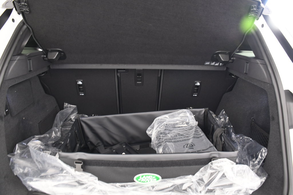 Certified 2026 Land Rover Range Rover Evoque Dynamic SE AWD/4WD image 24